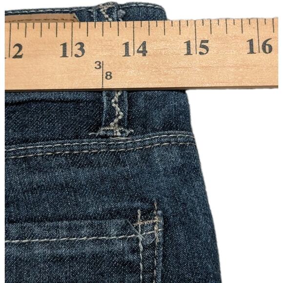 Levis Women's Bermuda Jean Short Size 3 W29, Casual Denim Shorts EUC - Picture 6 of 7